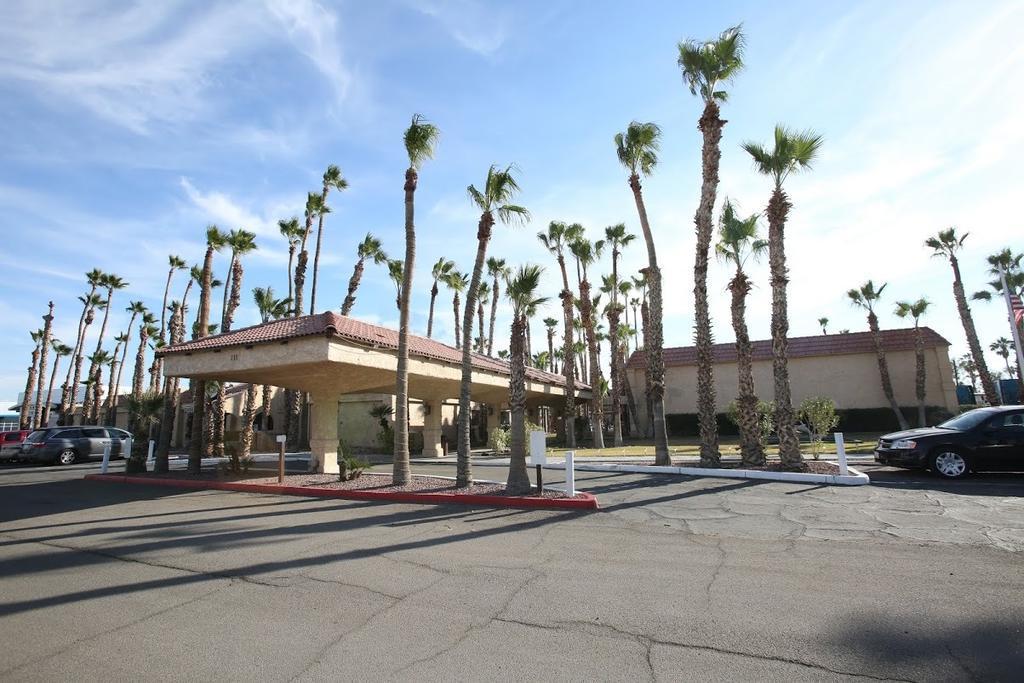 Ramada By Wyndham Yuma Motel Luaran gambar