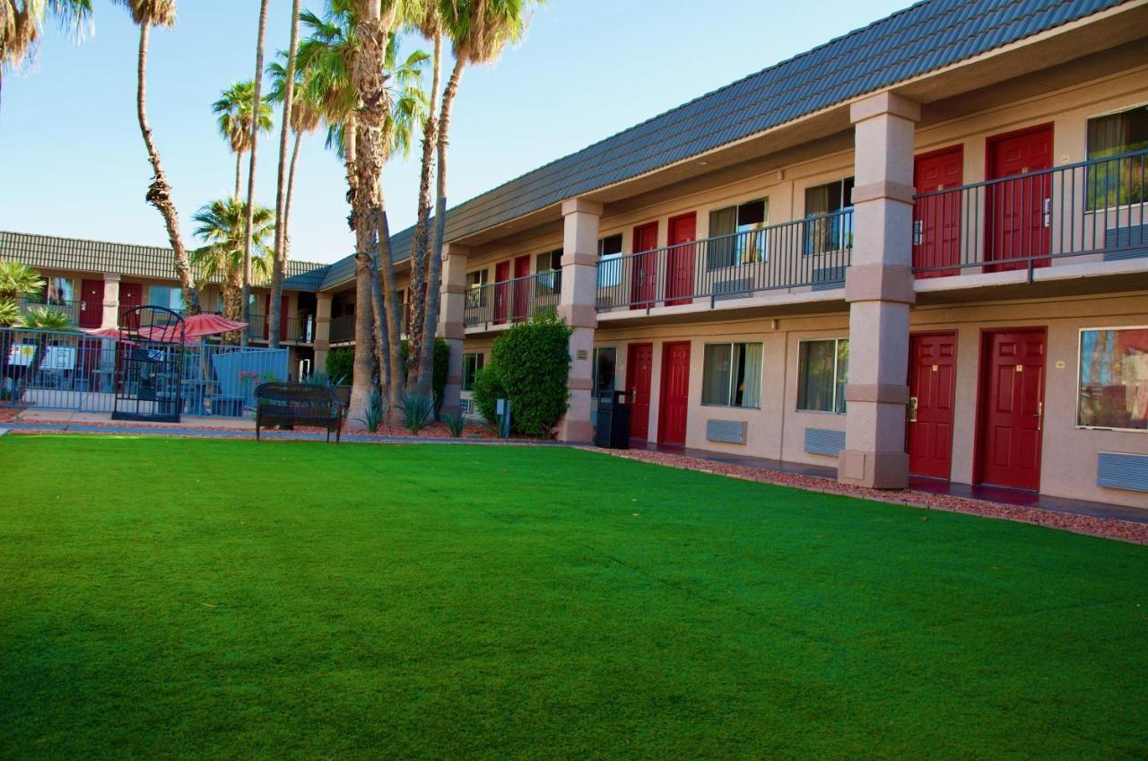 Ramada By Wyndham Yuma Motel Luaran gambar