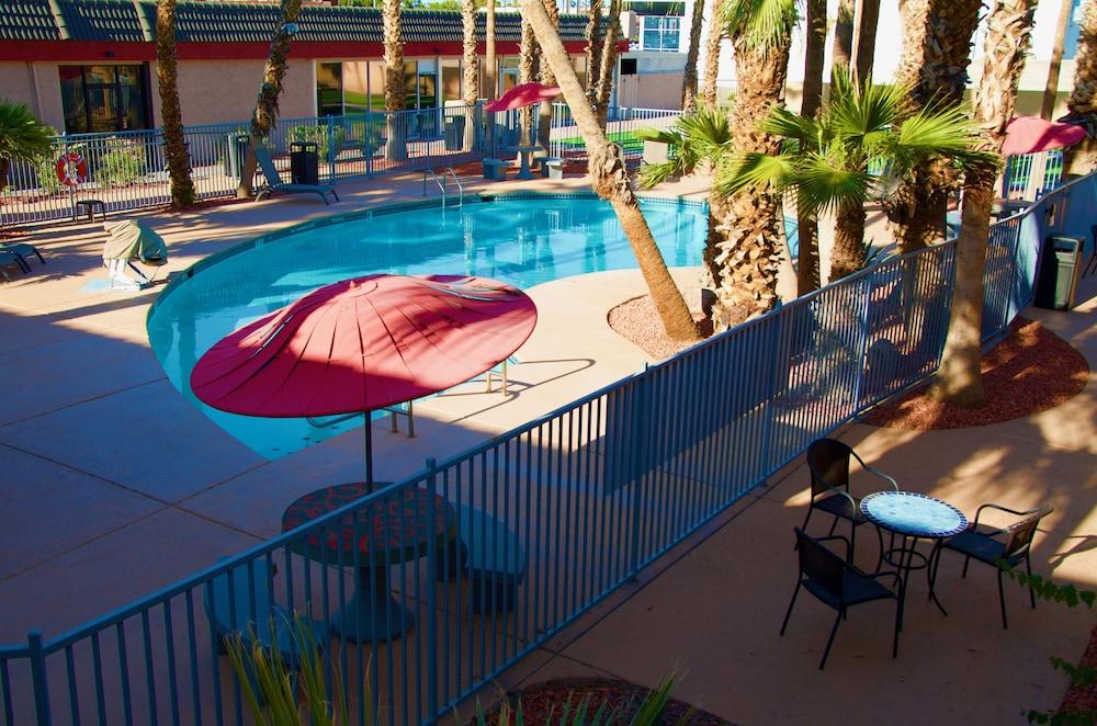 Ramada By Wyndham Yuma Motel Luaran gambar