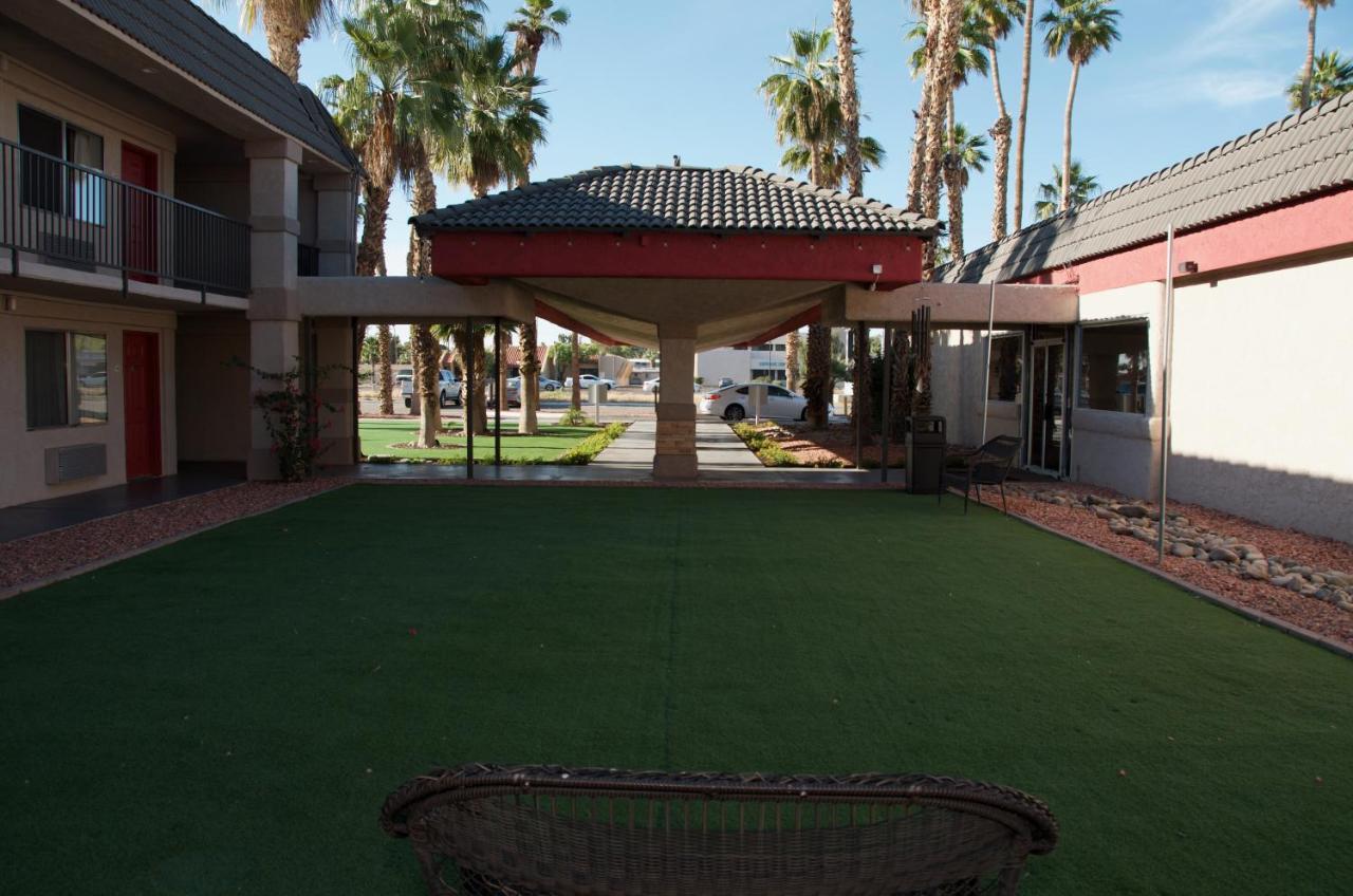 Ramada By Wyndham Yuma Motel Luaran gambar