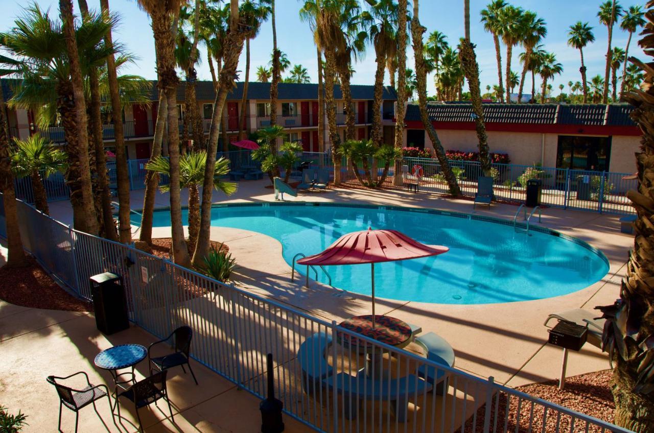 Ramada By Wyndham Yuma Motel Luaran gambar